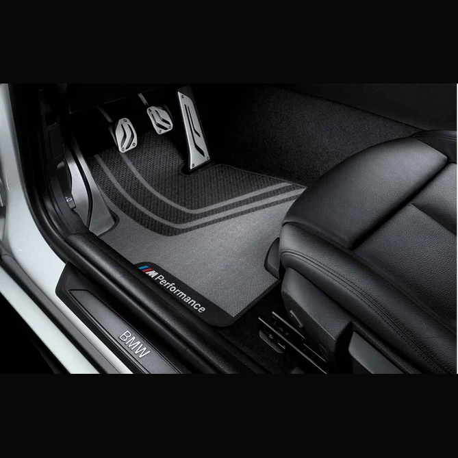 M Performance Vloermatten BMW 4 Serie F32 / F33/ F36 / F82 / F83 — Achterzijde