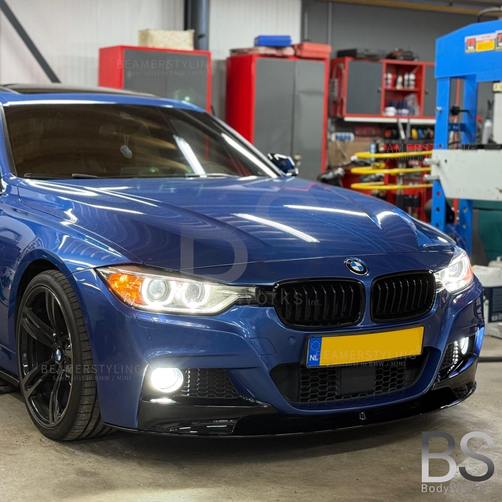 Front Lip - BMW F30 / F31 - M Performance Look V2 - Hoogglans Zwart | 11-19