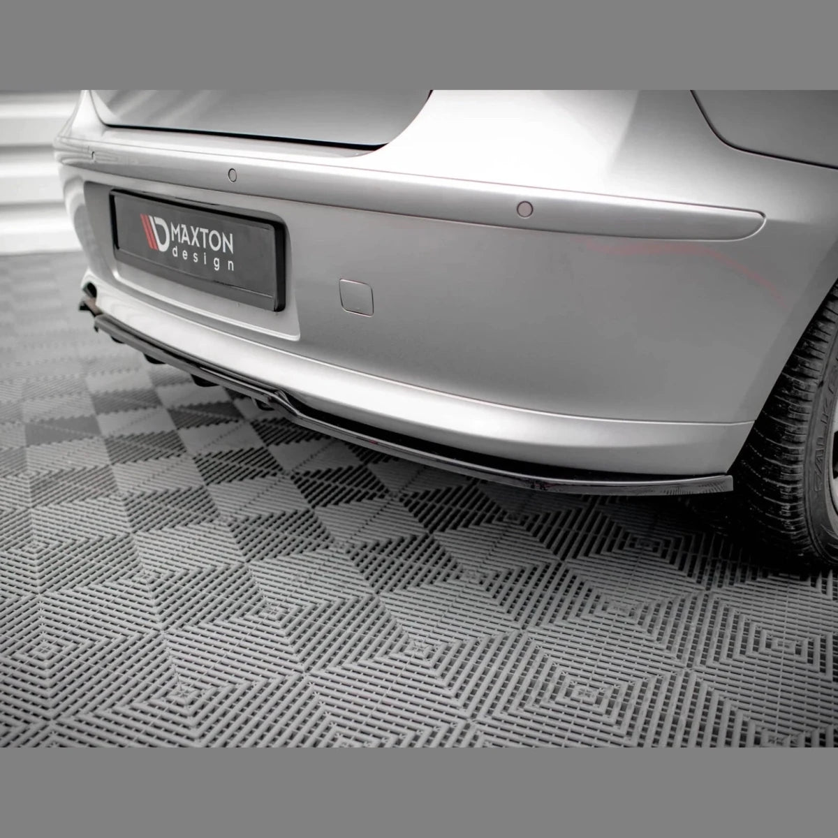 Achterbumper Splitter - BMW 1 Serie E81 / E87 - Maxton Design | 2007 - 2012 - Beamerstyling.nl