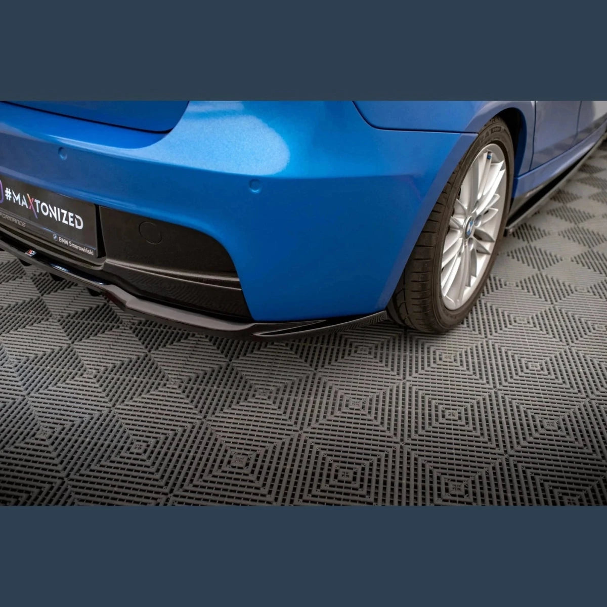Achterbumper Splitter - BMW E81 / E87 - Maxton Design | 04 - 12 - Beamerstyling.nl