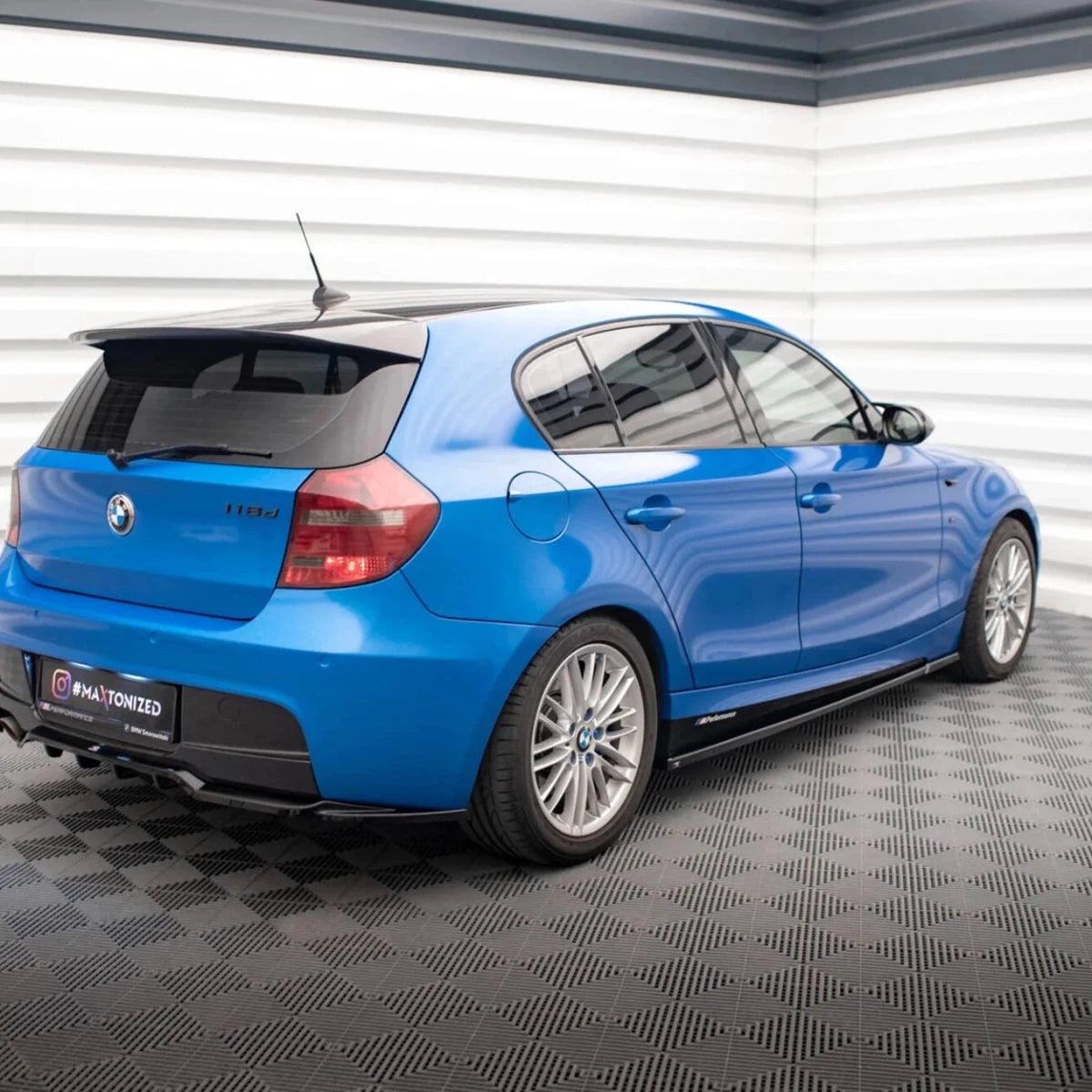Achterbumper Splitter - BMW E81 / E87 - Maxton Design | 04 - 12 - Beamerstyling.nl
