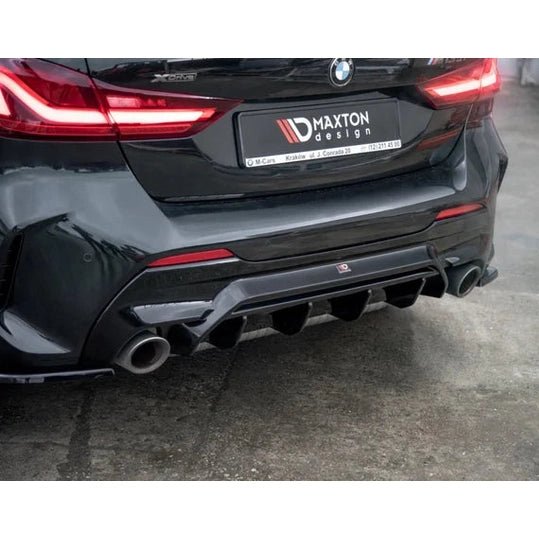 Diffuser V1 - BMW F40 - M135I - Hoogglans Zwart - Maxton Design - Beamerstyling.nl