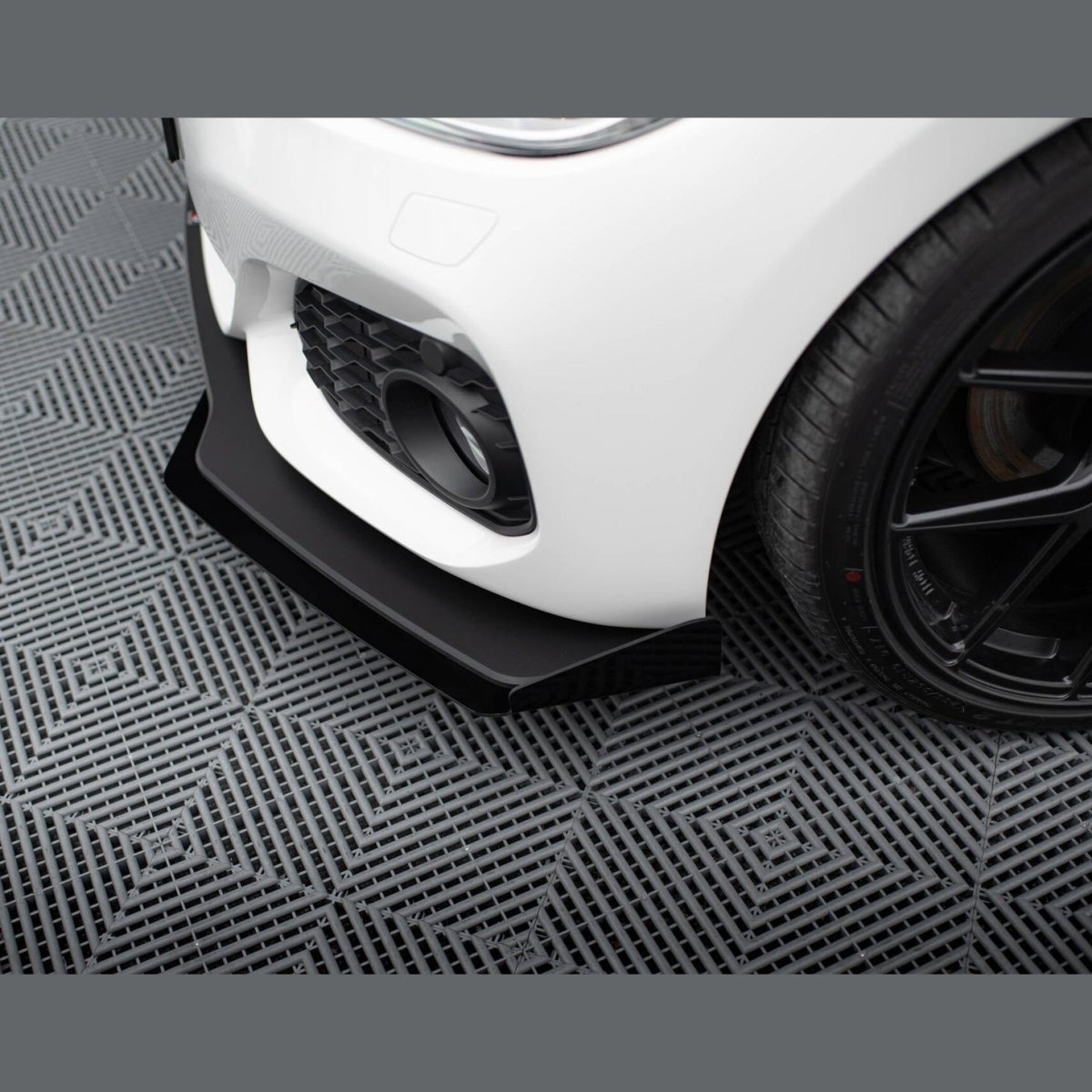 Front Lip V3 + Vinnen - BMW F20LCI / F21LCI - Street Pro - Maxton Design | 15 - 19 - Beamerstyling.nl