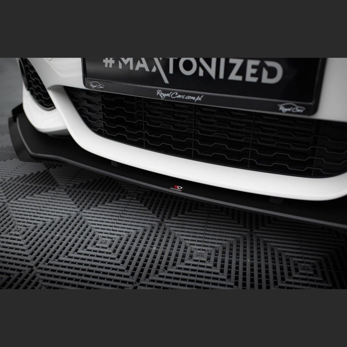 Front Lip V3 + Vinnen - BMW F20LCI / F21LCI - Street Pro - Maxton Design | 15 - 19 - Beamerstyling.nl