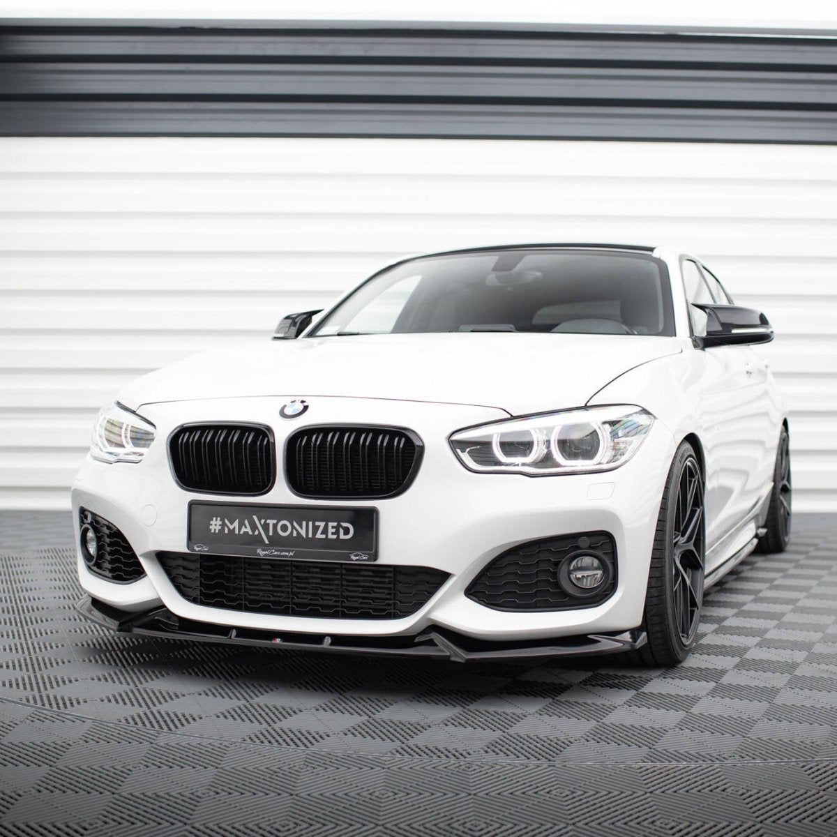 Front Lip V5 - BMW F20LCI / F21LCI - Hoogglans Zwart - Maxton Design | 15 - 19 - Beamerstyling.nl