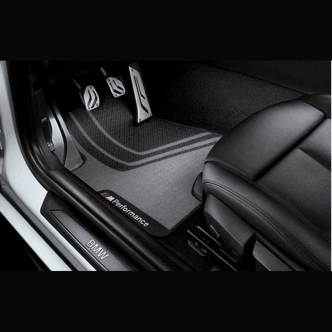 M Performance Vloermatten BMW 4 Serie F32 / F33/ F36 / F82 / F83 — Voorzijde + Achterzijde - Beamerstyling.nl