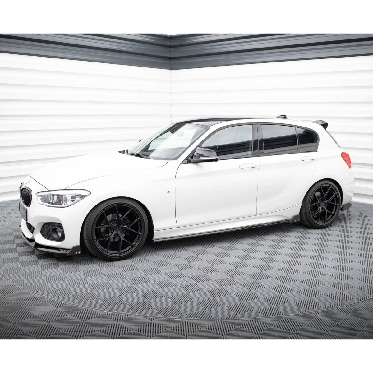 Side Skirt Extensions V4 + Vinnen - BMW 1 Serie F20 - Maxton Design | 2011 - 2019 - Beamerstyling.nl