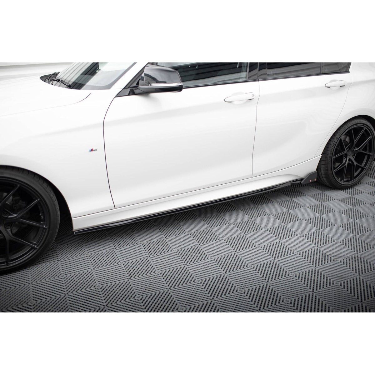 Side Skirt Extensions V4 + Vinnen - BMW 1 Serie F20 - Maxton Design | 2011 - 2019 - Beamerstyling.nl