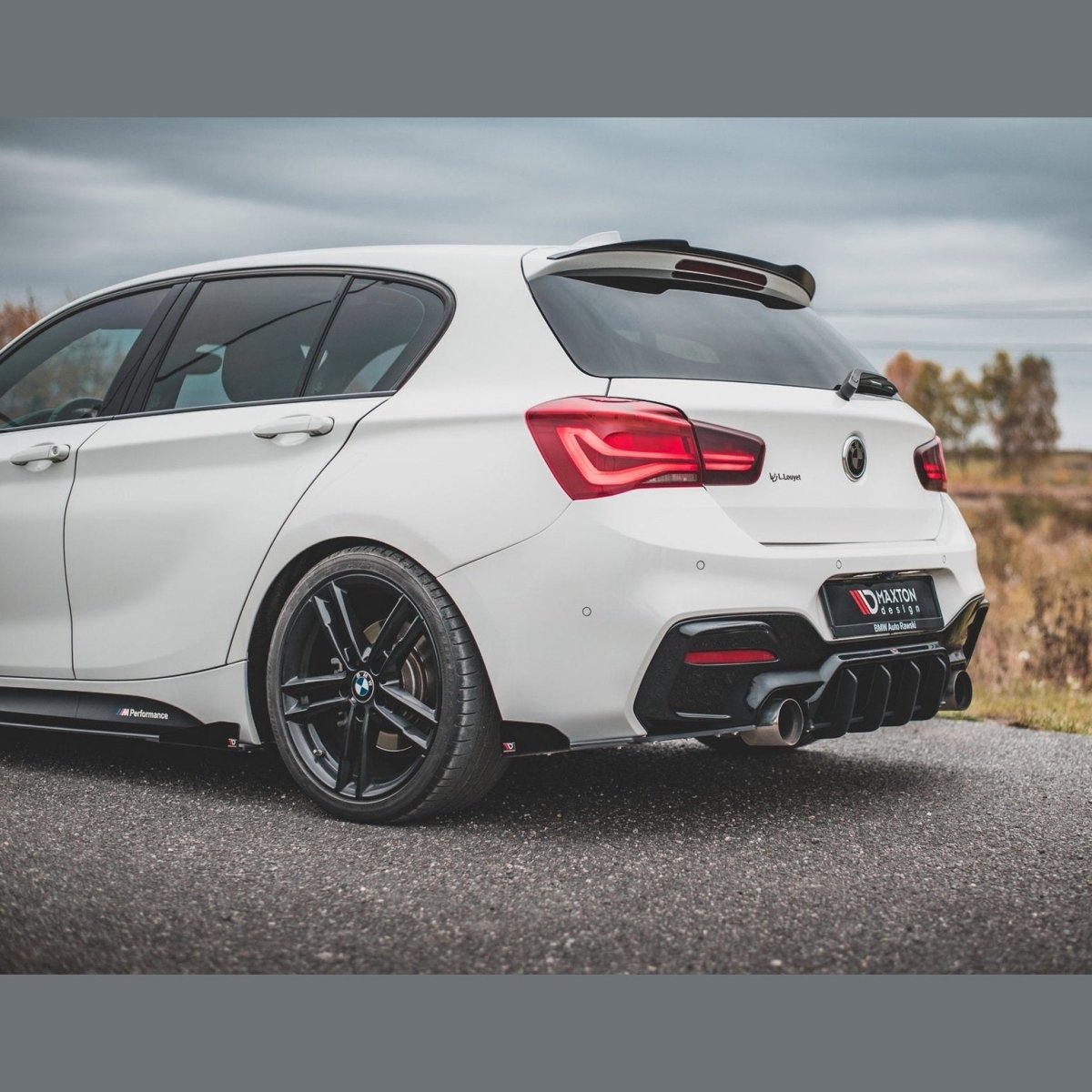 Street Pro Achterbumper Splitters V3 + Vinnen - BMW F20LCI / F21LCI - M Pakket - Maxton Design | 2015 - 2019 - Beamerstyling.nl